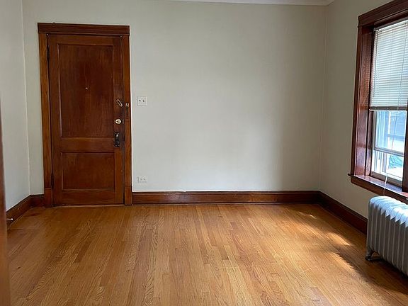 2nd image of 3906 N Lockwood Ave APT 1S