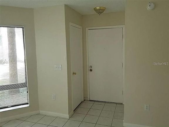 5th image of 4334 Lakeway Dr #C