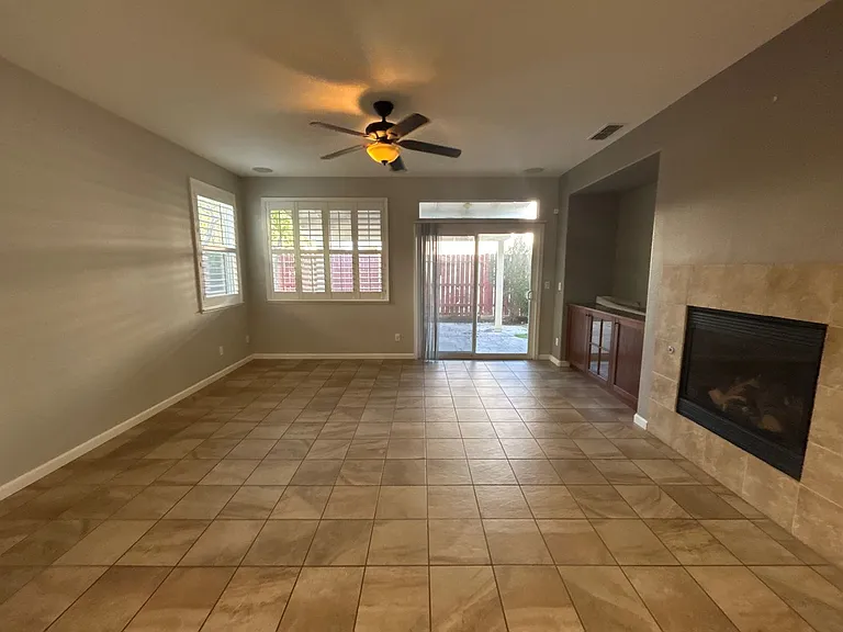 212 Riverbend Ln — Photo 14