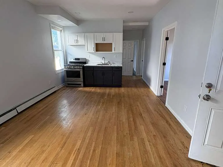 10 Rodwell Ave #4 — Photo 1