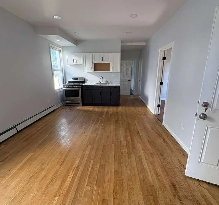 10 Rodwell Ave #4