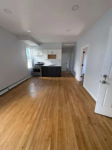 10 Rodwell Ave Photo 1