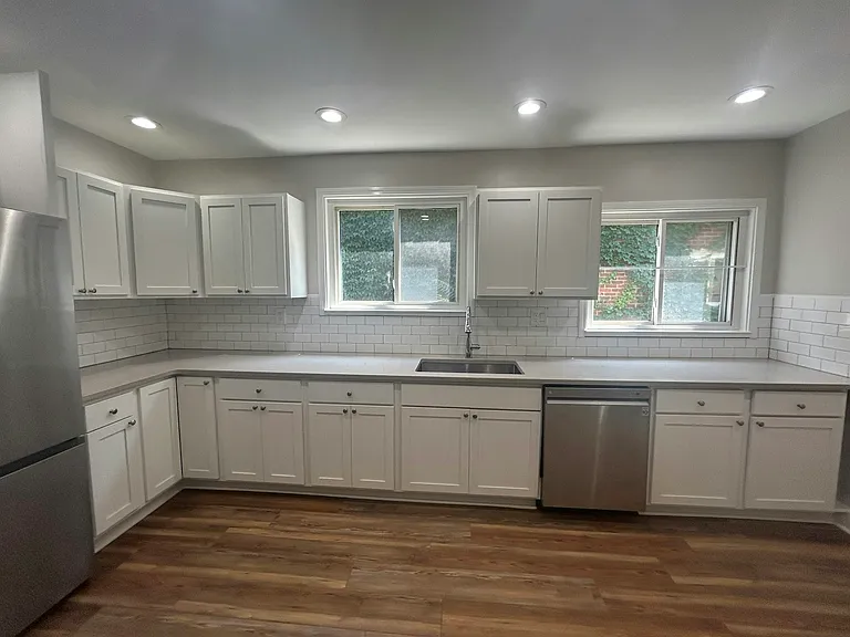 17591 Roselawn St — Photo 2