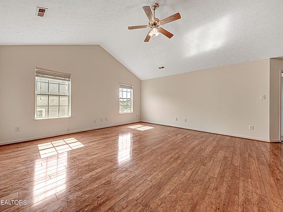 5th image of 5308 Blue Star Dr
