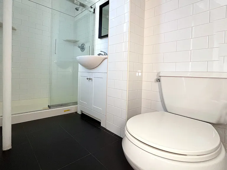 44 Richardson St #2B — Photo 6