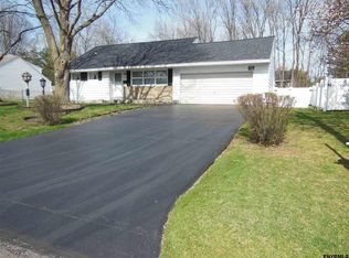 8 Goffredo Dr, Schenectady, NY 12303