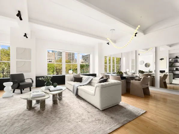 27 North Moore Street image 1 of 9