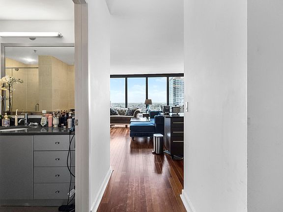 2nd image of 2101 Market St Unit 2304
