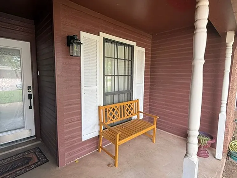 1717 Pemelton Dr — Photo 3