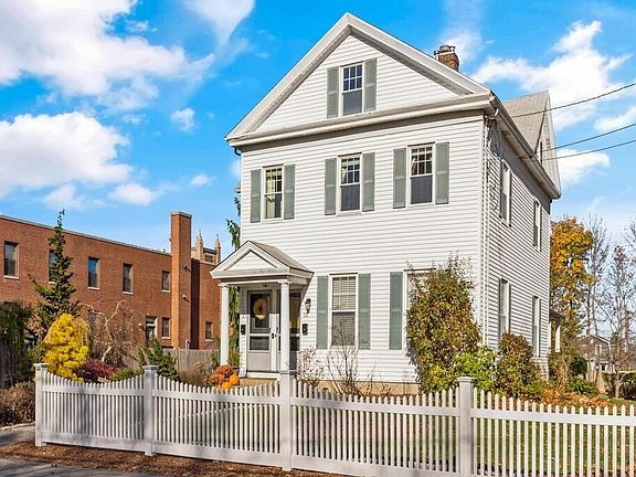 3rd image of 17 Avery St #17