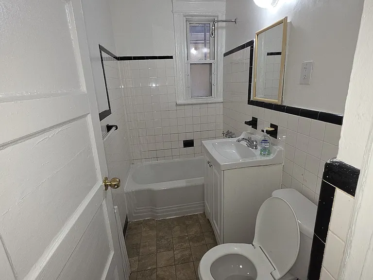 16 Stanley Pl #2C — Photo 4