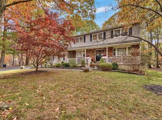 10 Bragdon Ave, Danbury, CT 06811