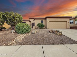 887 W Calle Artistica, Green Valley, AZ 85614