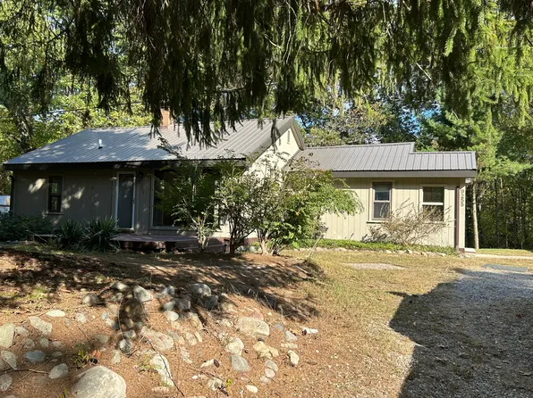 9255 Evergreen Rd, Brighton, MI 48116