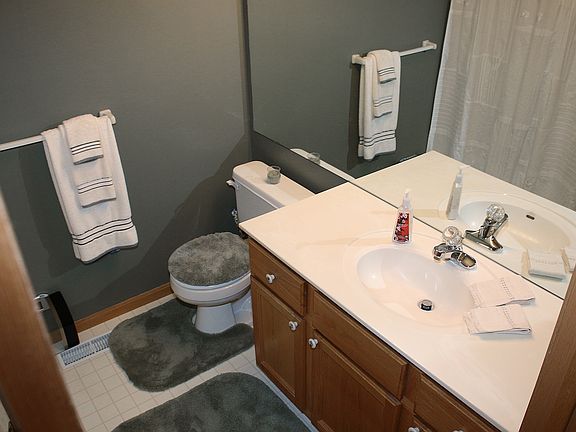 Upper full bath