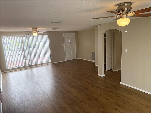 3rd image of 10019 Sleepy Hollow Ln