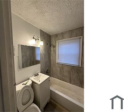2nd image of 15040 Sorrento St