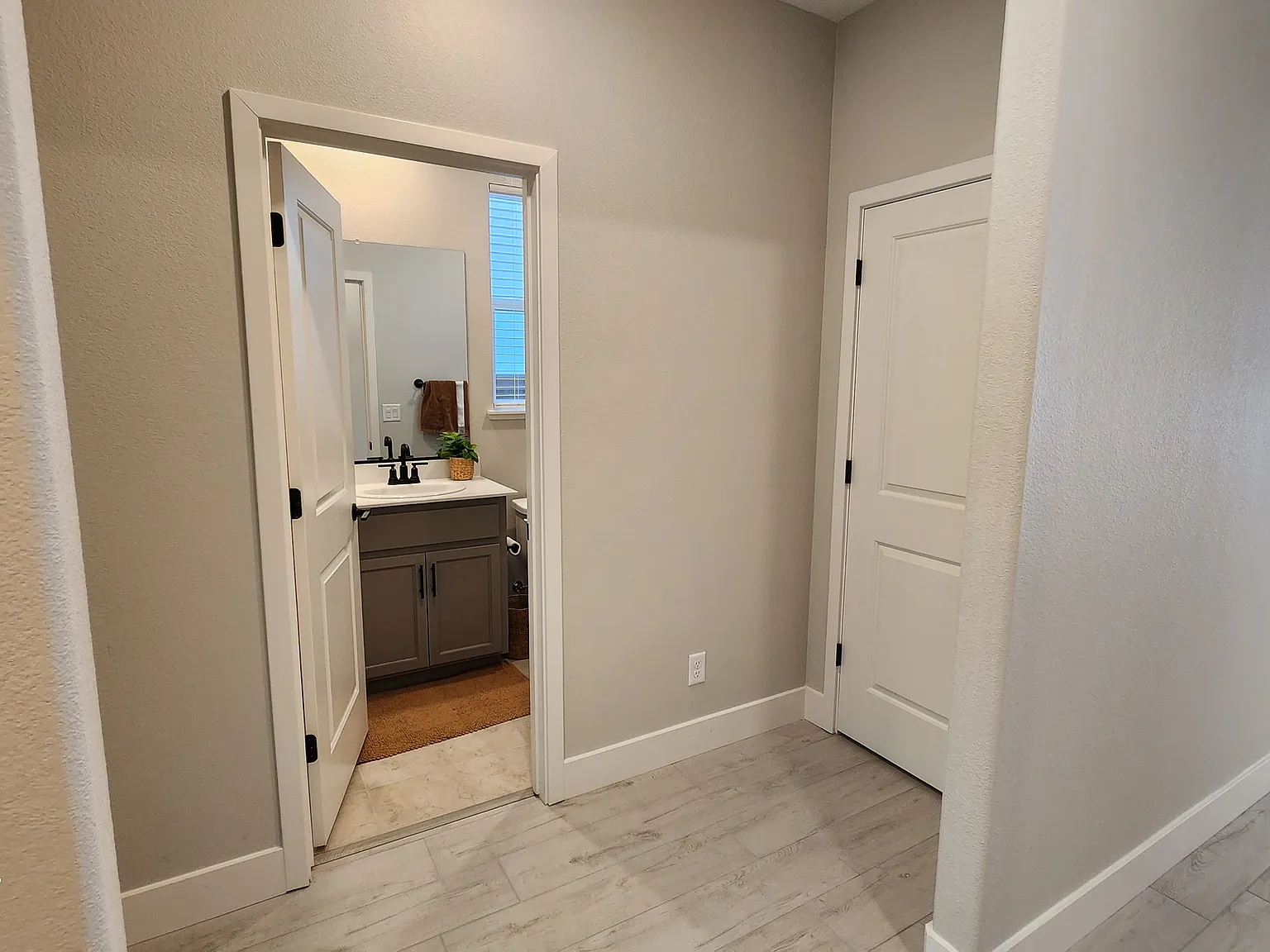 3 bed, 1767 sqft, $3,600 — Photo 3
