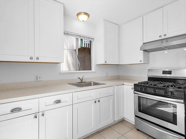 1530 Stanton St #C — Photo 6