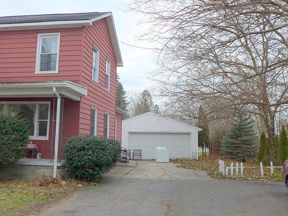 2nd image of 226 E Cherry St