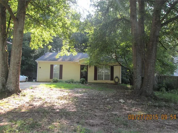 348 Youngs Mill Rd, Lagrange, GA 30241