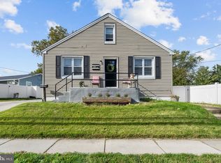 101 S Warwick Rd, Somerdale, NJ 08083