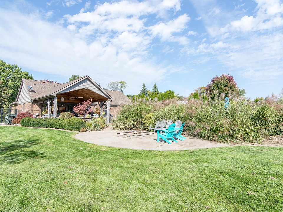 30211 Beechwood St, photo 22