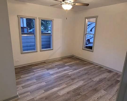 2nd image of 403 Lee St