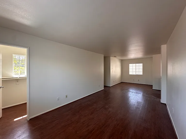 23424 Caliente Springs Ave — Photo 12