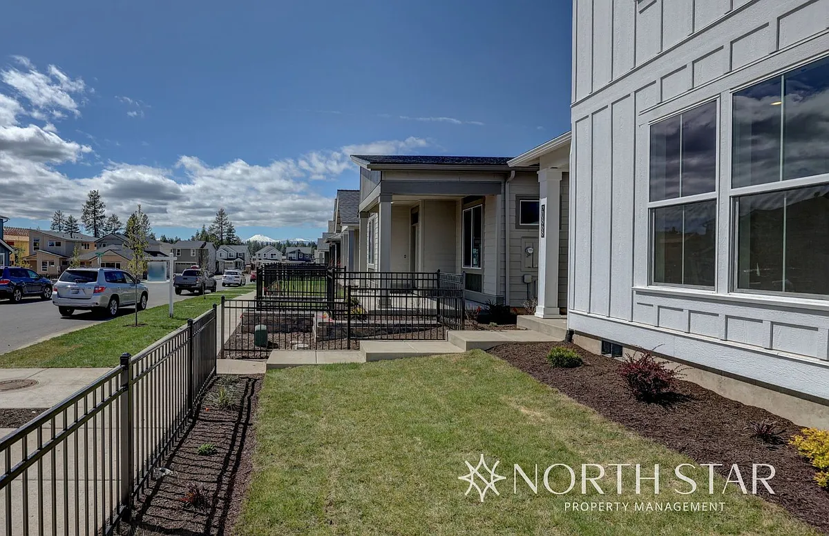 Building Photo - 20868 SE Denver Dr