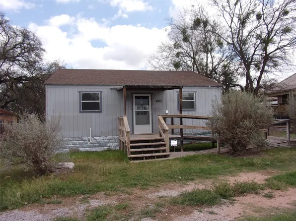 403 S Live Oak St, San Saba, TX 76877