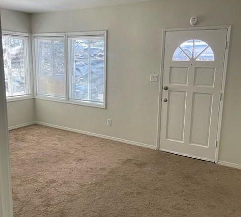 4th image of 4546 N Lakewood Blvd
