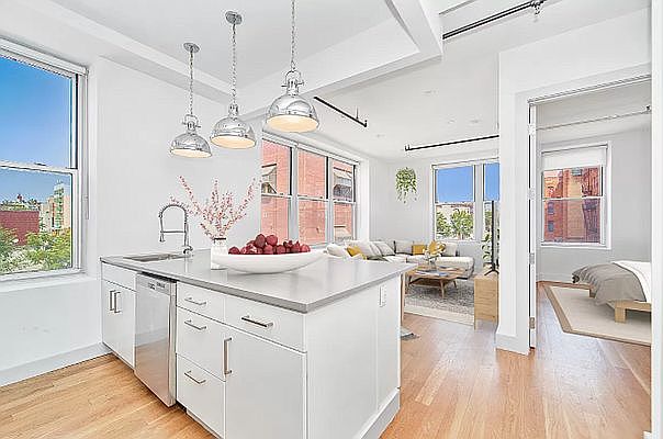 1st image of 347 Lorimer St #1E
