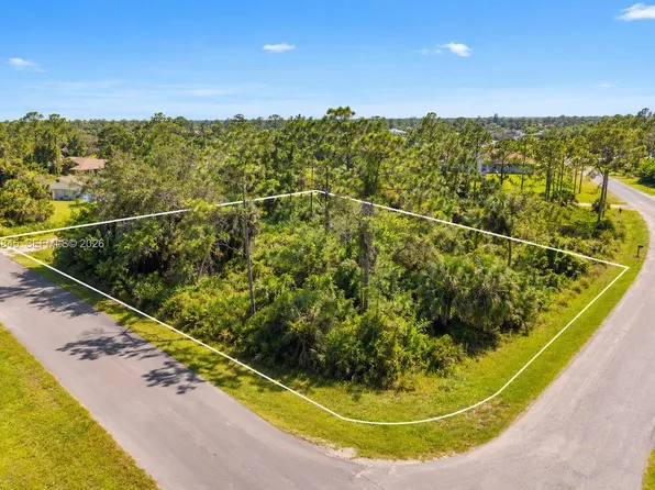 Colony Cir, North Port, FL 34288