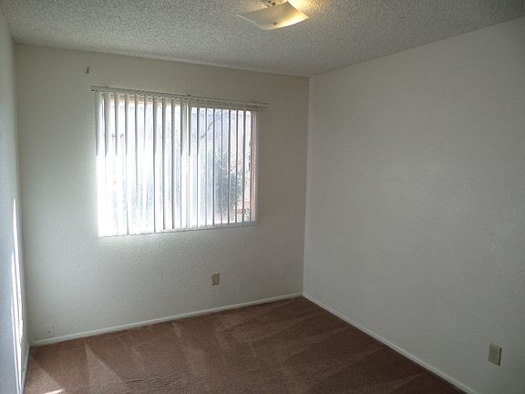 5th image of 4418 E Wood St