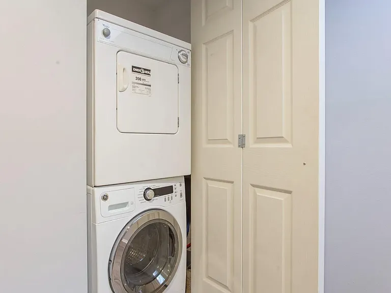 2015 Walnut St #409 — Photo 7
