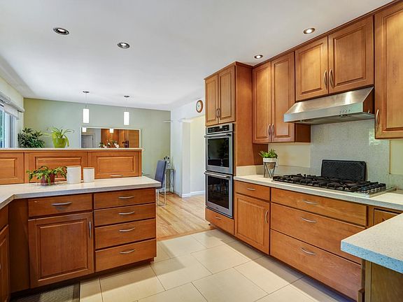 5th image of 305 Lacour Way