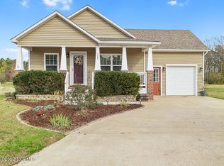 123 Meadow Ridge Ln, Coinjock, NC 27923