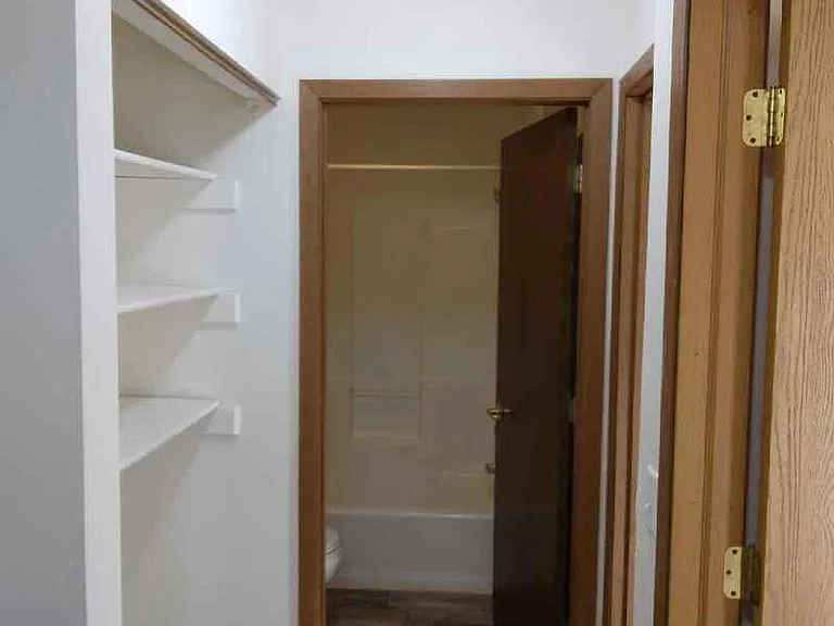 406 N Barkman St #2 — Photo 8