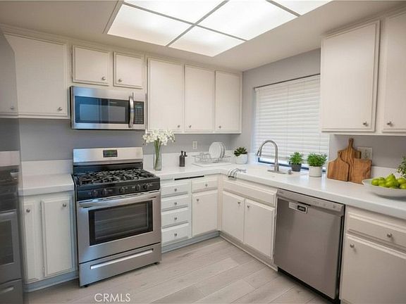 5th image of 2504 E Willow St Unit 107