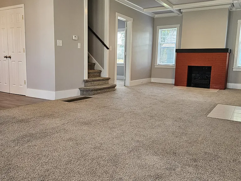402 S Adams St — Photo 32