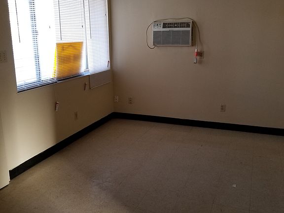 4th image of 532 High Grove Blvd