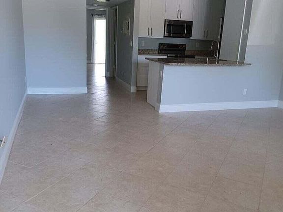 3rd image of 1505 Meadows Circle W #1505