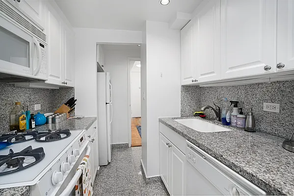 Rented by Shany Landmarks LLC | media 11