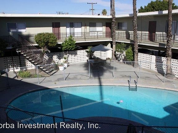 3rd image of 8831 Rosecrans Ave APT 01