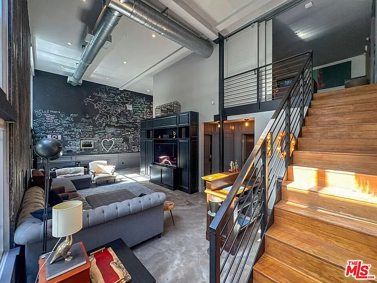 1037 N Laurel Ave #10B — Photo 3