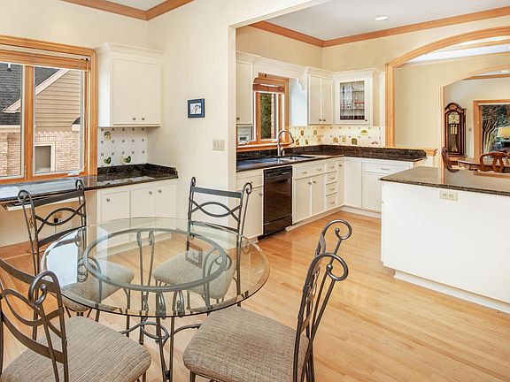 4th image of 2643 W Lake Park Ct
