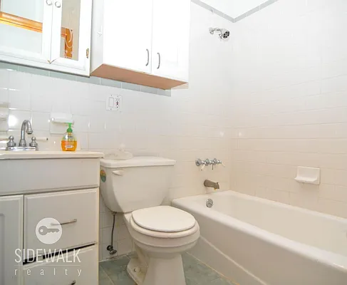 Rented by Sidewalk Realty LLC | media 26