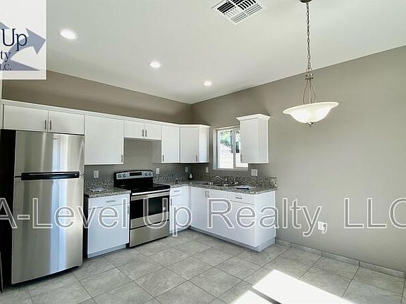 4th image of 21 E District St #1