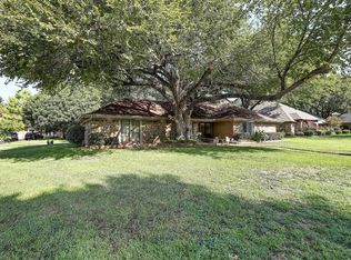 4504 Willow Bend Dr, Arlington, TX 76017